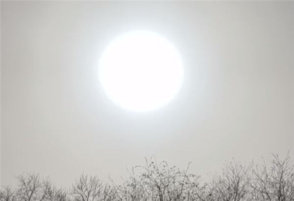 沙尘天气席卷!北京再现火星同款“蓝太阳” 专家揭秘