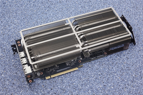 4.3槽庞然巨物!华硕猫头鹰版RTX 4080来了:噪音/温度喜人