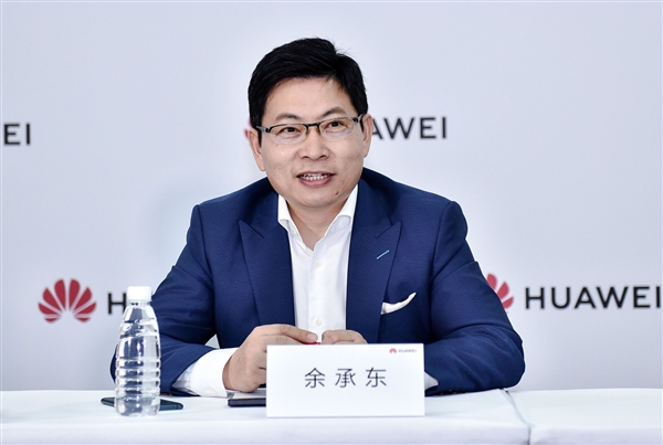 余承东入职小米引热议 造谣成本低!华为内部人士称绝不可能 小米造车以老部下为主